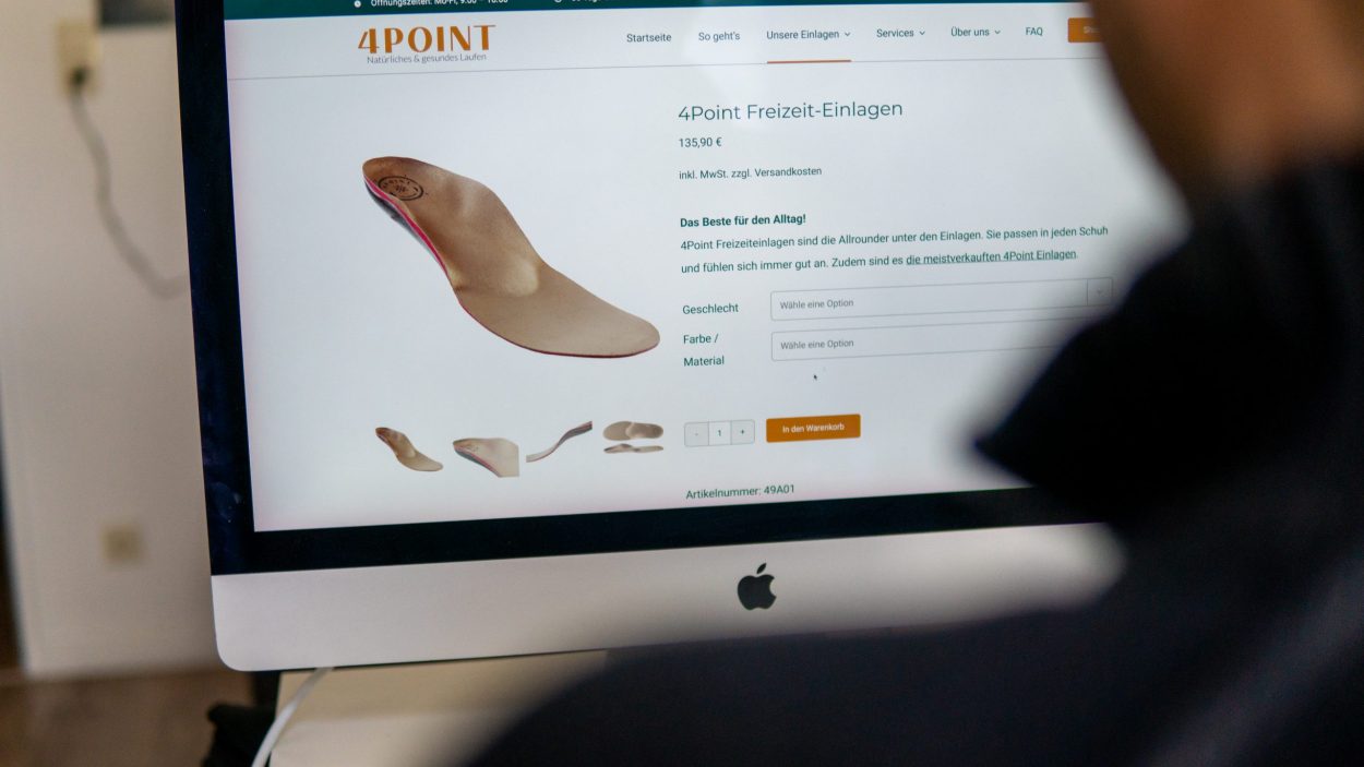 Prozess des Online-Bestellens von individuellen orthopädischen Einlagen bei 4Point